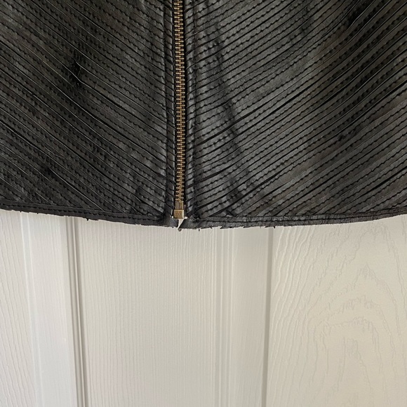 Women’s Wilson leather jacket, size Medium - Picture 4 of 4